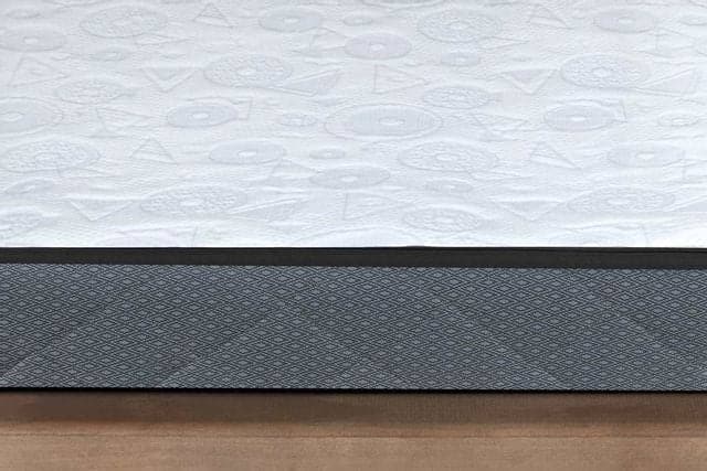 Sealy® My First Sealy 6" Thick Memory Foam Mattress Medium Tight Top Mattress - DirectBed | Mattress Stores Hamilton, Niagara Falls, St Catharines, Stoney Creek, Burlington, Oakville, Ancaster
