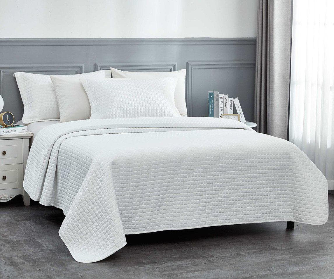 Classic 3 Piece Quilt Set - DirectBed